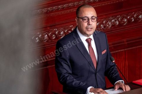 1er septembre 2020 : Hichem Mechichi devant l'ARP lors du vote de confiance du gouvernement de Hichem Mechichi, Premier ministre proposé par le président Kais Saied suite à la démission de Elyes Fakhfakh demandé un mois plus tot par le Président, à l'assemblée des Représentants du Peuple. Après la présentation des membres du gouvernement, le premier ministre nommé présente son programme pour le vote de confiance qui doit avoir lieu dans la soirée après les questions des parlementaires. 