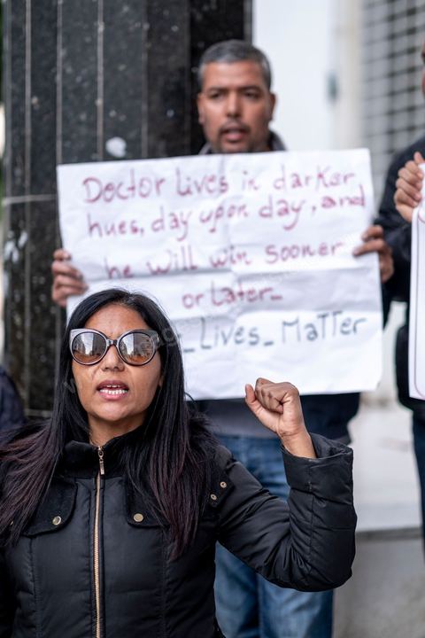 2 décembre 2020 : depuis 6 mois que persiste le sitin ouvert des diplomés docteurs devant le siège du ministère de l’Enseignement supérieur et de la Recherche scientifique rien de nouveau pour leurs révendications. Le Groupe national des docteurs sans emploi demande l’embauche de tous les docteurs chômeurs dans les unités de recherches, établissements universitaires et administrations.