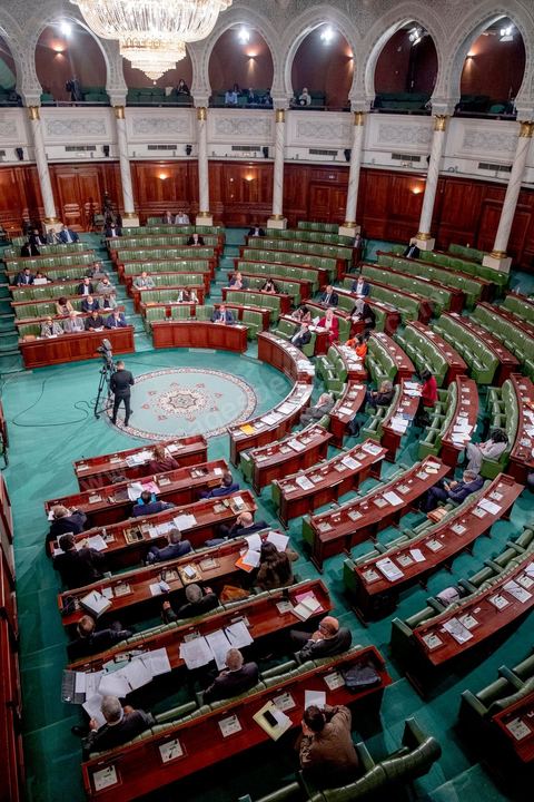 2 décembre 2020 : à l'Assemblée des Représentants du Peuple (ARP) jour de débat du projet de loi de finance, budget du Ministère de l'agriculture pour 2021, seul une trentaine (sur 217) députés présents. Séance présidée par Rached Ghannouchi Président de l'ARP et du parti islamiste Ennahdha. 