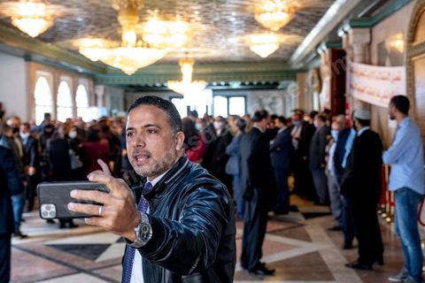 2 décembre 2020 : à l'Assemblée des Représentants du Peuple (ARP) jour de débat du projet de loi de finance, budget du Ministère de l'agriculture pour 2021, seul une trentaine (sur 217) députés présents. Séance présidée par Rached Ghannouchi Président de l'ARP et du parti islamiste Ennahdha. 