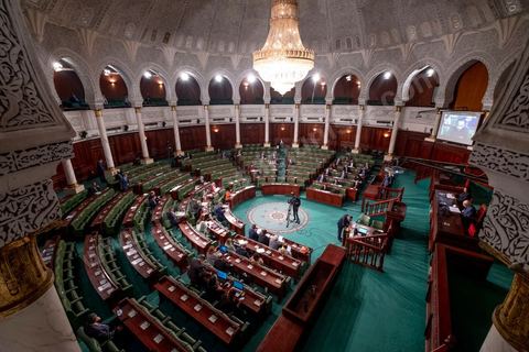 2 décembre 2020 : à l'Assemblée des Représentants du Peuple (ARP) jour de débat du projet de loi de finance, budget du Ministère de l'agriculture pour 2021, seul une trentaine (sur 217) députés présents. Séance présidée par Rached Ghannouchi Président de l'ARP et du parti islamiste Ennahdha. 
