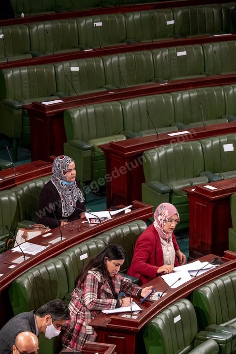 2 décembre 2020 : à l'Assemblée des Représentants du Peuple (ARP) jour de débat du projet de loi de finance, budget du Ministère de l'agriculture pour 2021, seul une trentaine (sur 217) députés présents. Séance présidée par Rached Ghannouchi Président de l'ARP et du parti islamiste Ennahdha. 