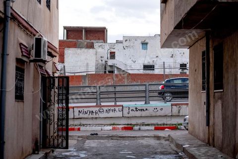 2 décembre 2020 : dans le quartier populaire de Kabaria à la sortie sud de Tunis. Considéré comme un des quartiers les plus pauvres de Tunis, ici les gens ont mauvaises réputations et subissent les maux du pays. 
