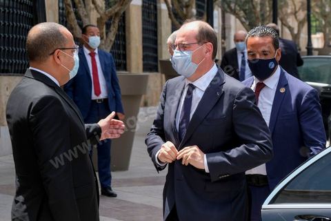 3 juin 2021 : rencontre entre Hichem Mechichi, chef du gouvernement tunisien et Jean CASTEX, Premier ministre, dans le cadre de sa visite à Tunis à l’occasion du 3ème Haut Conseil de Coopération franco-tunisien, accompagné de M. Jean-Yves LE DRIAN, ministre de l'Europe et des Affaires étrangères, de Mme Frédérique VIDAL, ministre de l'Enseignement supérieur, de la Recherche et de l'Innovation, de M. Jean-Baptiste DJEBBARI, ministre délégué auprès de la ministre de la Transition écologique, chargé des Transports, de M. Alain GRISET, ministre délégué auprès du ministre de l’Économie, des Finances et de la Relance, chargé des Petites et Moyennes Entreprises. POOL