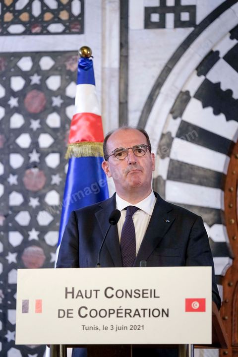 3 juin 2021 : Signateure contrats et déclaration presse lors de la rencontre entre Hichem Mechichi, chef du gouvernement tunisien et Jean CASTEX, Premier ministre, dans le cadre de sa visite à Tunis à l’occasion du 3ème Haut Conseil de Coopération franco-tunisien, accompagné de M. Jean-Yves LE DRIAN, ministre de l'Europe et des Affaires étrangères, de Mme Frédérique VIDAL, ministre de l'Enseignement supérieur, de la Recherche et de l'Innovation, de M. Jean-Baptiste DJEBBARI, ministre délégué auprès de la ministre de la Transition écologique, chargé des Transports, de M. Alain GRISET, ministre délégué auprès du ministre de l’Économie, des Finances et de la Relance, chargé des Petites et Moyennes Entreprises. POOL