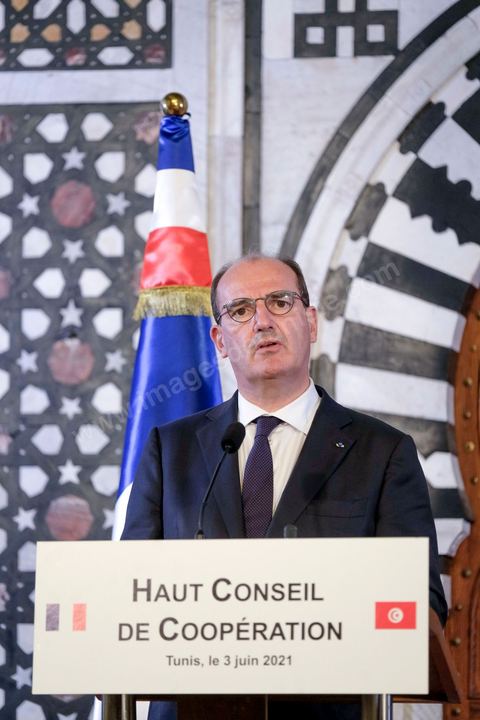 3 juin 2021 : Signateure contrats et déclaration presse lors de la rencontre entre Hichem Mechichi, chef du gouvernement tunisien et Jean CASTEX, Premier ministre, dans le cadre de sa visite à Tunis à l’occasion du 3ème Haut Conseil de Coopération franco-tunisien, accompagné de M. Jean-Yves LE DRIAN, ministre de l'Europe et des Affaires étrangères, de Mme Frédérique VIDAL, ministre de l'Enseignement supérieur, de la Recherche et de l'Innovation, de M. Jean-Baptiste DJEBBARI, ministre délégué auprès de la ministre de la Transition écologique, chargé des Transports, de M. Alain GRISET, ministre délégué auprès du ministre de l’Économie, des Finances et de la Relance, chargé des Petites et Moyennes Entreprises. POOL