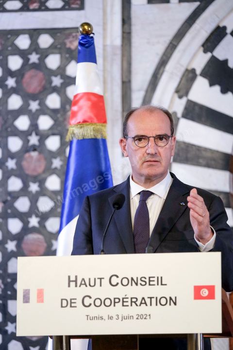 3 juin 2021 : Signateure contrats et déclaration presse lors de la rencontre entre Hichem Mechichi, chef du gouvernement tunisien et Jean CASTEX, Premier ministre, dans le cadre de sa visite à Tunis à l’occasion du 3ème Haut Conseil de Coopération franco-tunisien, accompagné de M. Jean-Yves LE DRIAN, ministre de l'Europe et des Affaires étrangères, de Mme Frédérique VIDAL, ministre de l'Enseignement supérieur, de la Recherche et de l'Innovation, de M. Jean-Baptiste DJEBBARI, ministre délégué auprès de la ministre de la Transition écologique, chargé des Transports, de M. Alain GRISET, ministre délégué auprès du ministre de l’Économie, des Finances et de la Relance, chargé des Petites et Moyennes Entreprises. POOL