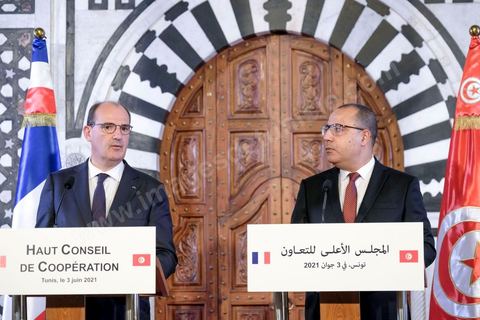 3 juin 2021 : Signateure contrats et déclaration presse lors de la rencontre entre Hichem Mechichi, chef du gouvernement tunisien et Jean CASTEX, Premier ministre, dans le cadre de sa visite à Tunis à l’occasion du 3ème Haut Conseil de Coopération franco-tunisien, accompagné de M. Jean-Yves LE DRIAN, ministre de l'Europe et des Affaires étrangères, de Mme Frédérique VIDAL, ministre de l'Enseignement supérieur, de la Recherche et de l'Innovation, de M. Jean-Baptiste DJEBBARI, ministre délégué auprès de la ministre de la Transition écologique, chargé des Transports, de M. Alain GRISET, ministre délégué auprès du ministre de l’Économie, des Finances et de la Relance, chargé des Petites et Moyennes Entreprises. POOL