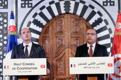 3 juin 2021 : Signateure contrats et déclaration presse lors de la rencontre entre Hichem Mechichi, chef du gouvernement tunisien et Jean CASTEX, Premier ministre, dans le cadre de sa visite à Tunis à l’occasion du 3ème Haut Conseil de Coopération franco-tunisien, accompagné de M. Jean-Yves LE DRIAN, ministre de l'Europe et des Affaires étrangères, de Mme Frédérique VIDAL, ministre de l'Enseignement supérieur, de la Recherche et de l'Innovation, de M. Jean-Baptiste DJEBBARI, ministre délégué auprès de la ministre de la Transition écologique, chargé des Transports, de M. Alain GRISET, ministre délégué auprès du ministre de l’Économie, des Finances et de la Relance, chargé des Petites et Moyennes Entreprises. POOL