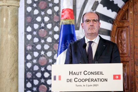 3 juin 2021 : Signateure contrats et déclaration presse lors de la rencontre entre Hichem Mechichi, chef du gouvernement tunisien et Jean CASTEX, Premier ministre, dans le cadre de sa visite à Tunis à l’occasion du 3ème Haut Conseil de Coopération franco-tunisien, accompagné de M. Jean-Yves LE DRIAN, ministre de l'Europe et des Affaires étrangères, de Mme Frédérique VIDAL, ministre de l'Enseignement supérieur, de la Recherche et de l'Innovation, de M. Jean-Baptiste DJEBBARI, ministre délégué auprès de la ministre de la Transition écologique, chargé des Transports, de M. Alain GRISET, ministre délégué auprès du ministre de l’Économie, des Finances et de la Relance, chargé des Petites et Moyennes Entreprises. POOL