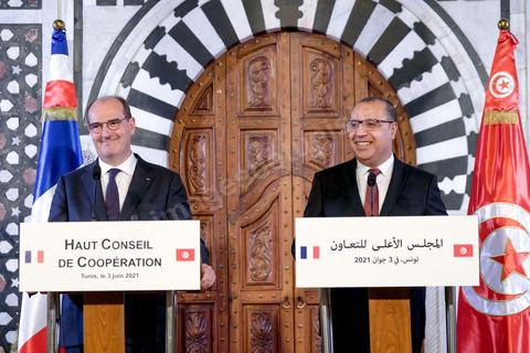 3 juin 2021 : Signateure contrats et déclaration presse lors de la rencontre entre Hichem Mechichi, chef du gouvernement tunisien et Jean CASTEX, Premier ministre, dans le cadre de sa visite à Tunis à l’occasion du 3ème Haut Conseil de Coopération franco-tunisien, accompagné de M. Jean-Yves LE DRIAN, ministre de l'Europe et des Affaires étrangères, de Mme Frédérique VIDAL, ministre de l'Enseignement supérieur, de la Recherche et de l'Innovation, de M. Jean-Baptiste DJEBBARI, ministre délégué auprès de la ministre de la Transition écologique, chargé des Transports, de M. Alain GRISET, ministre délégué auprès du ministre de l’Économie, des Finances et de la Relance, chargé des Petites et Moyennes Entreprises. POOL