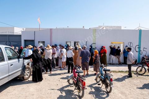 22 juillet 2021 : Centre de vaccination anti covid à Menzel Bourguiba, ville du nord de la Tunisie. Le variant Delta depuis plusieurs semaines a engendré une crise sanitaire exceptionnelle avec près de 200 morts par jour et un taux très élevé de contaminations, obligeant une accélération de la campagne de vaccination possible ces prochains jours grâce à l'arrivée de plusieurs millions de doses des dons internationaux.