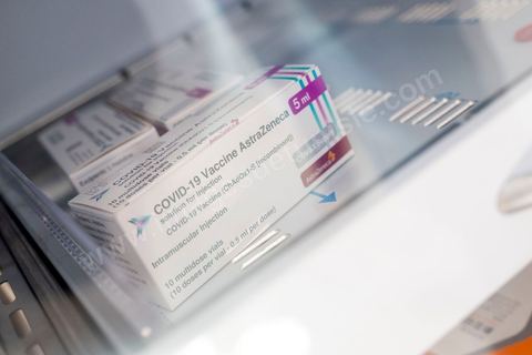 22 juillet 2021 : Centre de vaccination anti covid à Menzel Bourguiba, ville du nord de la Tunisie. Le variant Delta depuis plusieurs semaines a engendré une crise sanitaire exceptionnelle avec près de 200 morts par jour et un taux très élevé de contaminations, obligeant une accélération de la campagne de vaccination possible ces prochains jours grâce à l'arrivée de plusieurs millions de doses des dons internationaux.