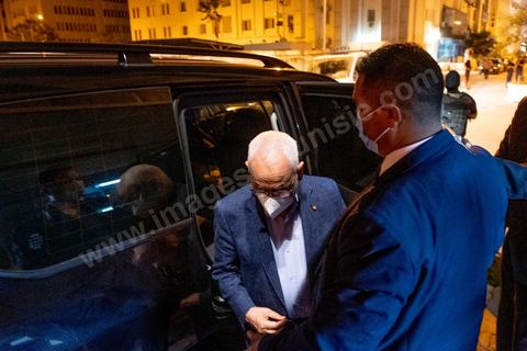 25 juillet 2021 : Déclaration de Rached Ghannouchi devant le siège du parti islamiste Ennahdha "Saïd a entamé un couo d'état" et a appelé ses partisans à manifester dès demain pour récupérer le pouvoir suite aux déclarations de Kais Saied. Le Président de la République Kaïs Saïed a réuni, ce soir, de façon urgente, les dirigeants et hauts cadres sécuritaires et militaires, où  il a annoncé la prise de plusieurs décisions "conformément à la constitution" dont les principales sont le gel du parlement et de toutes ses activités, le limogeage du chef du gouvernement, la dissolution du gouvernement et le président de la République va désigner un nouveau chef du gouvernement et les membres du gouvernement ...