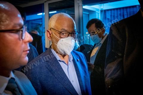 25 juillet 2021 : Déclaration de Rached Ghannouchi devant le siège du parti islamiste Ennahdha "Saïd a entamé un couo d'état" et a appelé ses partisans à manifester dès demain pour récupérer le pouvoir suite aux déclarations de Kais Saied. Le Président de la République Kaïs Saïed a réuni, ce soir, de façon urgente, les dirigeants et hauts cadres sécuritaires et militaires, où  il a annoncé la prise de plusieurs décisions "conformément à la constitution" dont les principales sont le gel du parlement et de toutes ses activités, le limogeage du chef du gouvernement, la dissolution du gouvernement et le président de la République va désigner un nouveau chef du gouvernement et les membres du gouvernement ...