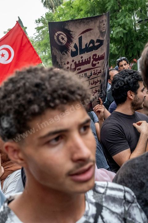 July 25, 2026: Five years after Kais Saied’s coup, the country is slowly sinking, the people and the economy are being drained, and the government remains stuck in its inability to find solutions—as evidenced by the past 10 days, during which Tunisia experienced one of its worst heat waves and an electricity crisis, with outages lasting several hours and days across the entire country. On this day—which marks both Republic Day and the anniversary of the incumbent president’s seizure of all powers—nearly 2,000 protesters took to the streets in Tunis, chanting slogans and making gestures from the 2011 revolution: “Get out!” and “Game Over” ...