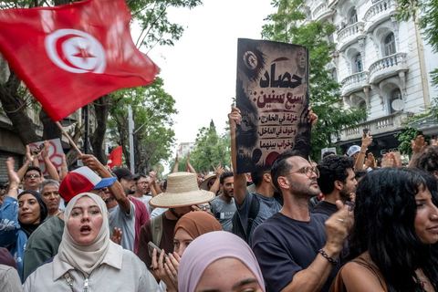 July 25, 2026: Five years after Kais Saied’s coup, the country is slowly sinking, the people and the economy are being drained, and the government remains stuck in its inability to find solutions—as evidenced by the past 10 days, during which Tunisia experienced one of its worst heat waves and an electricity crisis, with outages lasting several hours and days across the entire country. On this day—which marks both Republic Day and the anniversary of the incumbent president’s seizure of all powers—nearly 2,000 protesters took to the streets in Tunis, chanting slogans and making gestures from the 2011 revolution: “Get out!” and “Game Over” ...