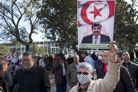 6 février 2022 : 9 ans après l'assassinat de Chokri Belaïd, un petit millier de partisans principalement de gauche se sont rassemblés à la place des Droits de l'Homme à Tunis pour commémorer la mort du militant politique. Malgrè l'interdiction de manifester conjointement mis en place avec le couvre feu nocturne dans le cadre  du protocole Covid imposé par le Président Kais Saied, la veille au soir, le président autorisé ces regroupements ainsi que la manifestation de ses partisans devant le Conseil Supérieur de la Magsitrature qu'il a dissout dans la nuit. 