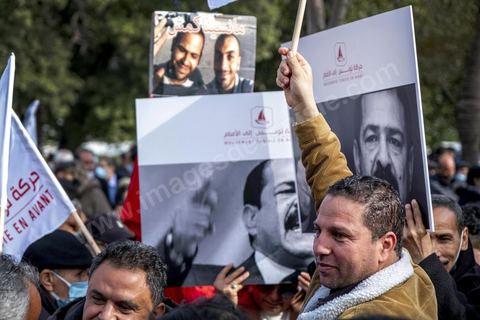 6 février 2022 : 9 ans après l'assassinat de Chokri Belaïd, un petit millier de partisans principalement de gauche se sont rassemblés à la place des Droits de l'Homme à Tunis pour commémorer la mort du militant politique. Malgrè l'interdiction de manifester conjointement mis en place avec le couvre feu nocturne dans le cadre  du protocole Covid imposé par le Président Kais Saied, la veille au soir, le président autorisé ces regroupements ainsi que la manifestation de ses partisans devant le Conseil Supérieur de la Magsitrature qu'il a dissout dans la nuit. 