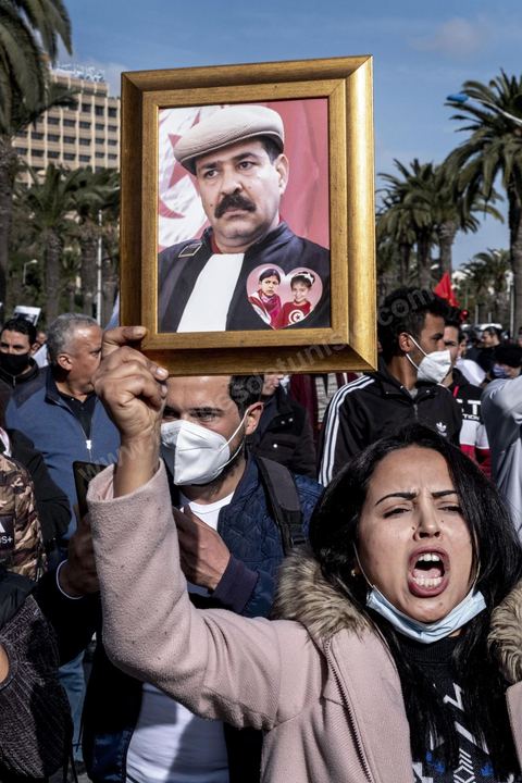 6 février 2022 : 9 ans après l'assassinat de Chokri Belaïd, un petit millier de partisans principalement de gauche se sont rassemblés à la place des Droits de l'Homme à Tunis pour commémorer la mort du militant politique. Malgrè l'interdiction de manifester conjointement mis en place avec le couvre feu nocturne dans le cadre  du protocole Covid imposé par le Président Kais Saied, la veille au soir, le président autorisé ces regroupements ainsi que la manifestation de ses partisans devant le Conseil Supérieur de la Magsitrature qu'il a dissout dans la nuit. 