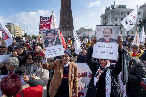 6 février 2022 : 9 ans après l'assassinat de Chokri Belaïd, un petit millier de partisans principalement de gauche se sont rassemblés à la place des Droits de l'Homme à Tunis pour commémorer la mort du militant politique. Malgrè l'interdiction de manifester conjointement mis en place avec le couvre feu nocturne dans le cadre  du protocole Covid imposé par le Président Kais Saied, la veille au soir, le président autorisé ces regroupements ainsi que la manifestation de ses partisans devant le Conseil Supérieur de la Magsitrature qu'il a dissout dans la nuit. 