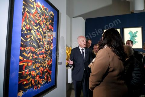 18 novembre 2022, à Djerba en Tunisie, visite du Président de la République tunisienne M. Kais Saied au village de la Francophonie installé dans le Parc Djerba Explore. Bain de foule et visite de l'exposition de calligraphie en compagnie du maitre calligraphe tunisien Nja Mahdaoui et de la ministre des affaires culturelles Mme Hayet Ketat Guermazi.  