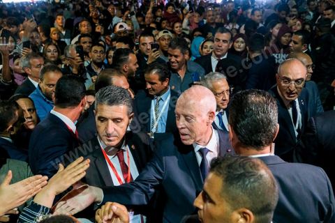 18 novembre 2022, à Djerba en Tunisie, visite du Président de la République tunisienne M. Kais Saied au village de la Francophonie installé dans le Parc Djerba Explore. Bain de foule et visite de l'exposition de calligraphie en compagnie du maitre calligraphe tunisien Nja Mahdaoui et de la ministre des affaires culturelles Mme Hayet Ketat Guermazi.  