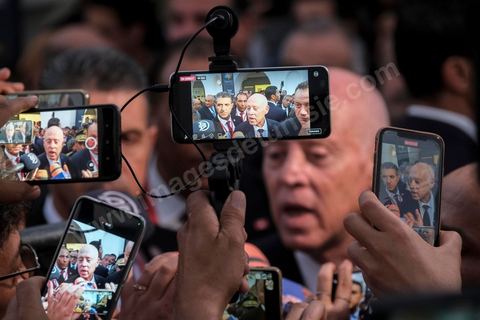 18 novembre 2022, à Djerba en Tunisie, visite du Président de la République tunisienne M. Kais Saied au village de la Francophonie installé dans le Parc Djerba Explore. Bain de foule et visite de l'exposition de calligraphie en compagnie du maitre calligraphe tunisien Nja Mahdaoui et de la ministre des affaires culturelles Mme Hayet Ketat Guermazi.  
