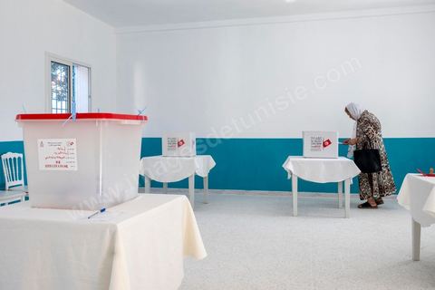 6 octobre 2024 : à 8h ouverture des bureaux de vote sur tout le territoire tunisien pour le 1er tour des léections présidentielles. Trois candidats autorisés à participer, dont un en prison condamné à 12 ans, et le président sortant Kais Saied dont sa réélection ne semble pas faire de doute dès le 1er tour. La question ce matin est la mobilisation citoyenne. 