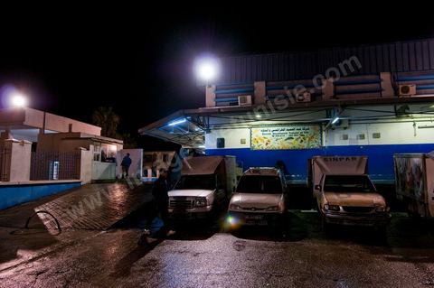 Extérieur de la Halle aux poissons du marché de gros de Tunis à El Mourouj