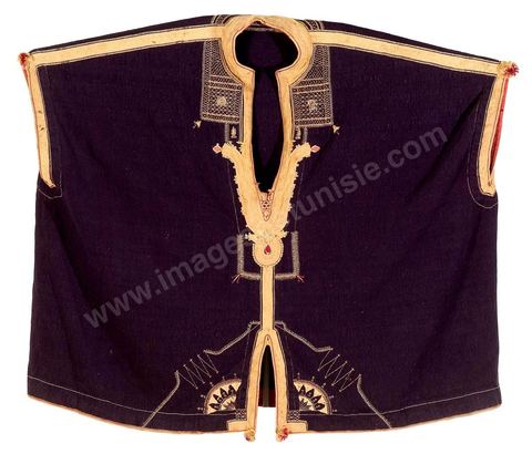 Costumes traditionnels et textiles tunisiens - Collection Lalla Hadria Museum - Djerba Explore