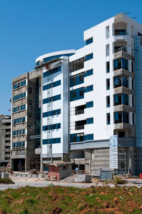 Chantier de construction immobilier à la zone urbaine nord de Tunis