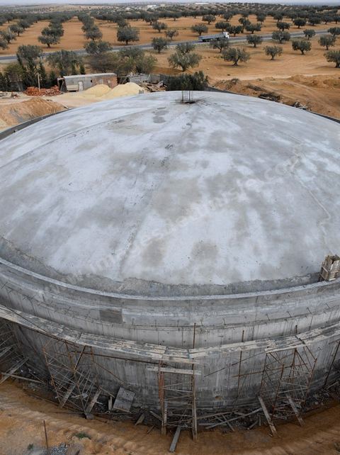 Chantier de construction de deux citernes d'eau dans la région de Sfax