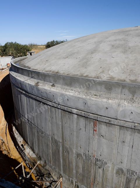 Chantier de construction de deux citernes d'eau dans la région de Sfax