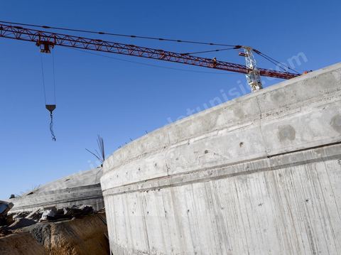 Chantier de construction de deux citernes d'eau dans la région de Sfax