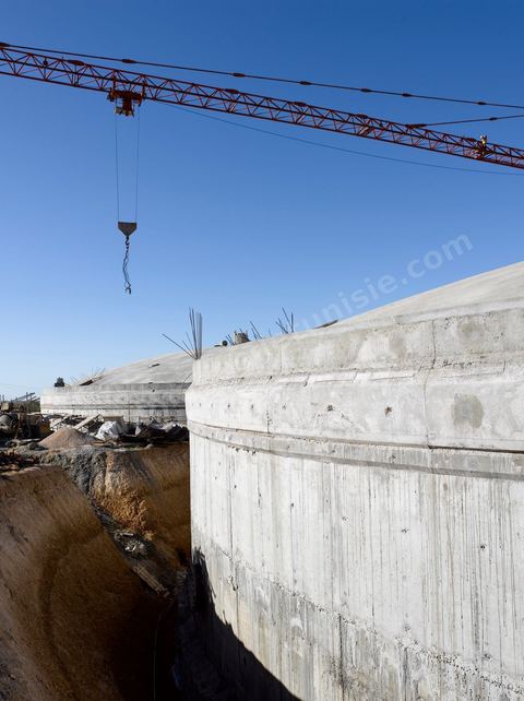 Chantier de construction de deux citernes d'eau dans la région de Sfax