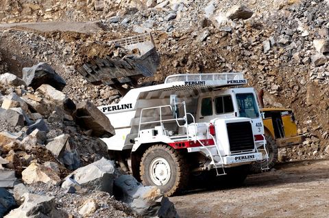 Carrière d'extraction et production de gravier et sable pour le BTP de la société SOMATP du groupe Bouzguenda Frères près de Grombalia