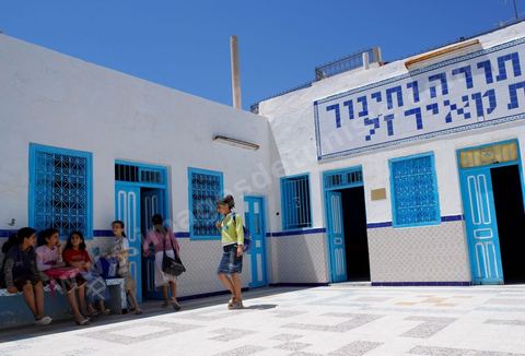 Ecole d'enseignement religieux juifs pour les filles à Hara Kebira le quartier juif dans la banlieue de Houmt Souk sur l'île de Djerba. Les jeunes juifs sur l'île de Djerba suivent à la fois un enseignement religieux (juif) et les cours de l'école publique tunisienne (musulman)