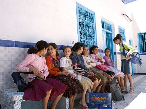 Ecole d'enseignement religieux juifs pour les filles à Hara Kebira le quartier juif dans la banlieue de Houmt Souk sur l'île de Djerba. Les jeunes juifs sur l'île de Djerba suivent à la fois un enseignement religieux (juif) et les cours de l'école publique tunisienne (musulman)