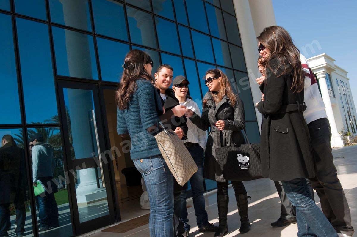 Etudiants à l'Université Privée Tunis Carthage (UTC) à la Soukra - banlieue nord de Tunis