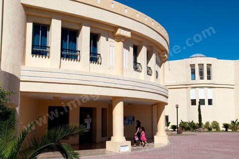 Vue exterieur des batiments de l'International School of Carthage ISC - Ecole International de Carthage - Ecole privée couvrant les enseignements de la maternelle au lycée