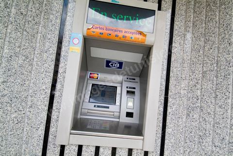 Distributeur Automatique de Billets - DAB - Visa Mastercard à Tunis