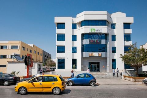 Façade de l'entreprise de téléopérateurs Pro2C à Tunis Charguia II. Call center