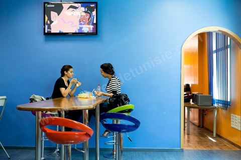 Cafétéria avec téléopérateurs de la société Pro2C à Tunis Charguia II. Call center