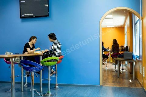 Cafétéria avec téléopérateurs de la société Pro2C à Tunis Charguia II. Call center