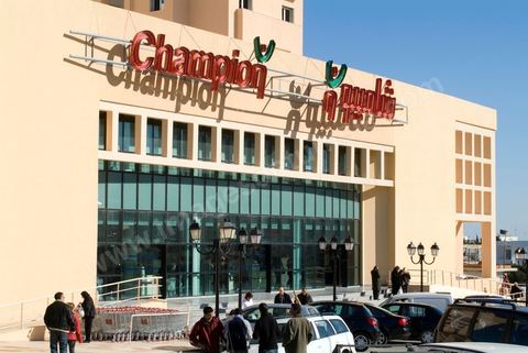 Centre commercial Champion à El Manar près du centre Makni