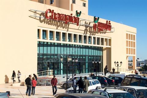 Centre commercial Champion à El Manar près du centre Makni