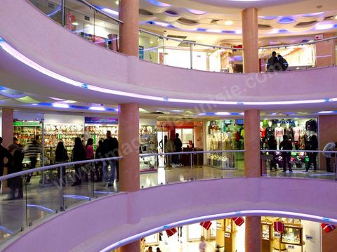 Centre commercial Le Claridge sur l'avennue Habib Bourguiba au coeur de Tunis
