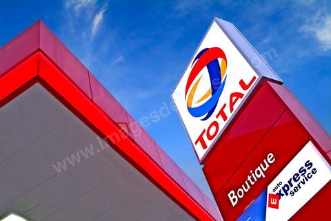 Stations service de Total en Tunisie, atelier de réparation et pompes à essence