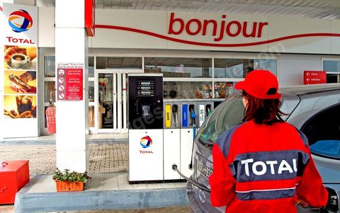 Stations service de Total en Tunisie, atelier de réparation et pompes à essence